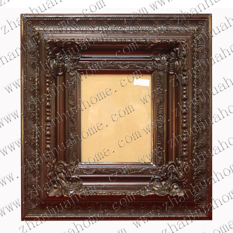 Classical American style wooden photo frame